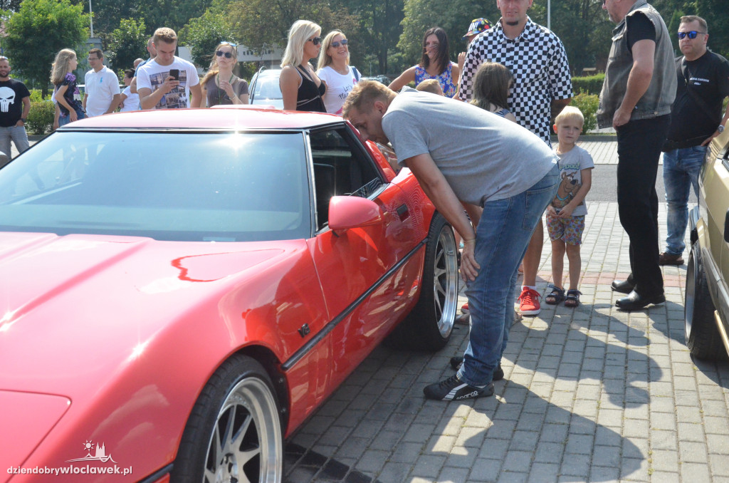 Spotkanie Klasyków pod Halą Mistrzów