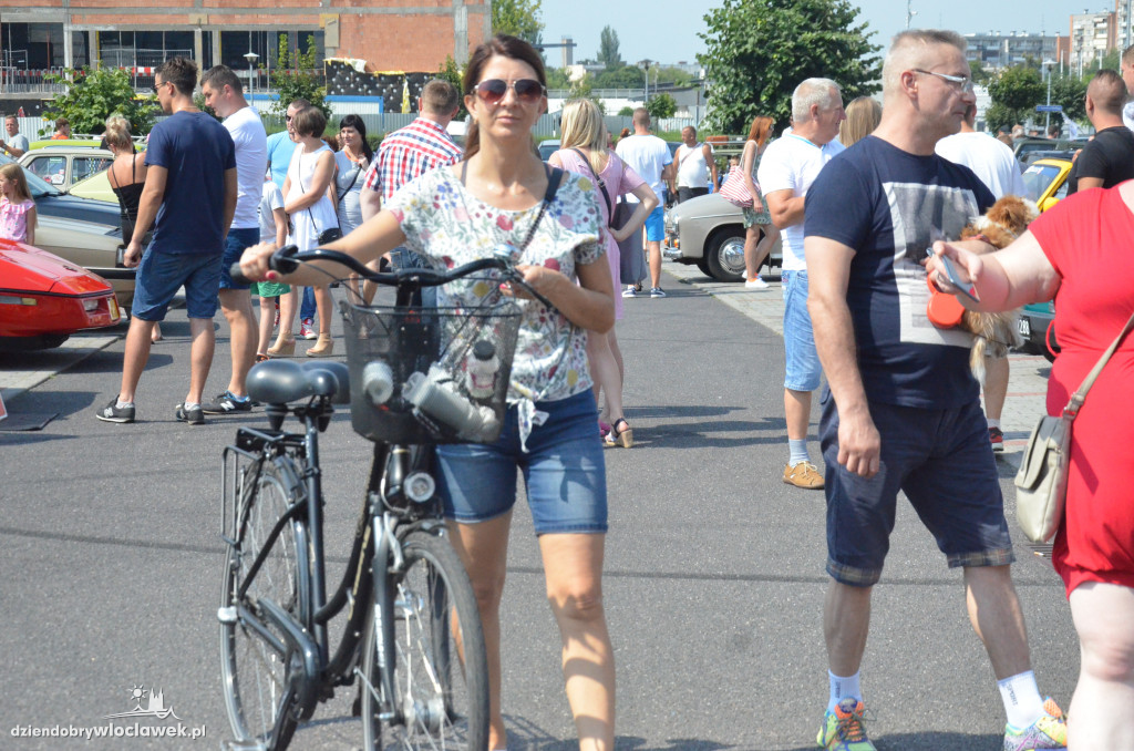 Spotkanie Klasyków pod Halą Mistrzów