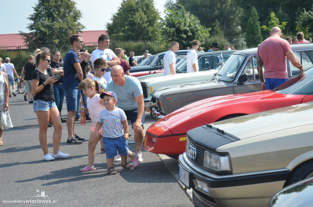 Spotkanie Klasyków pod Halą Mistrzów