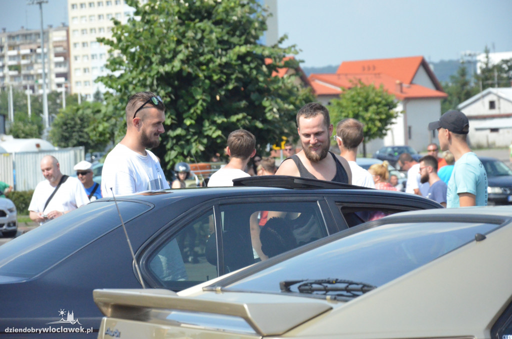 Spotkanie Klasyków pod Halą Mistrzów