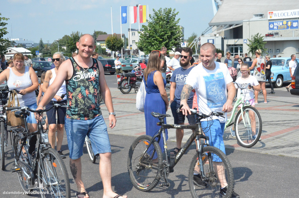Spotkanie Klasyków pod Halą Mistrzów