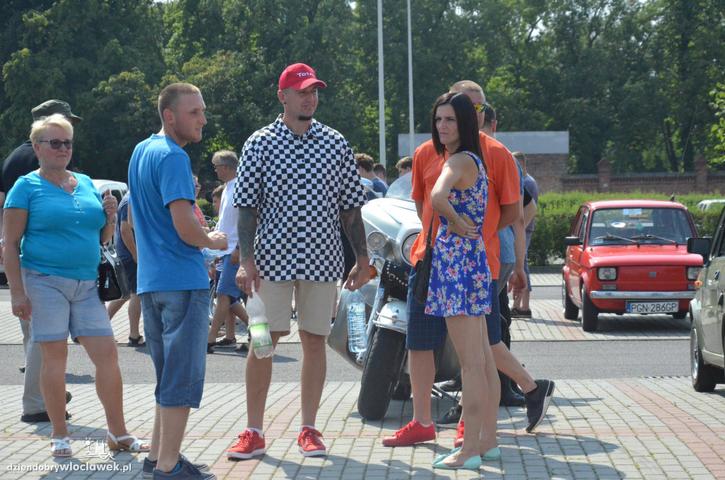 Spotkanie Klasyków pod Halą Mistrzów