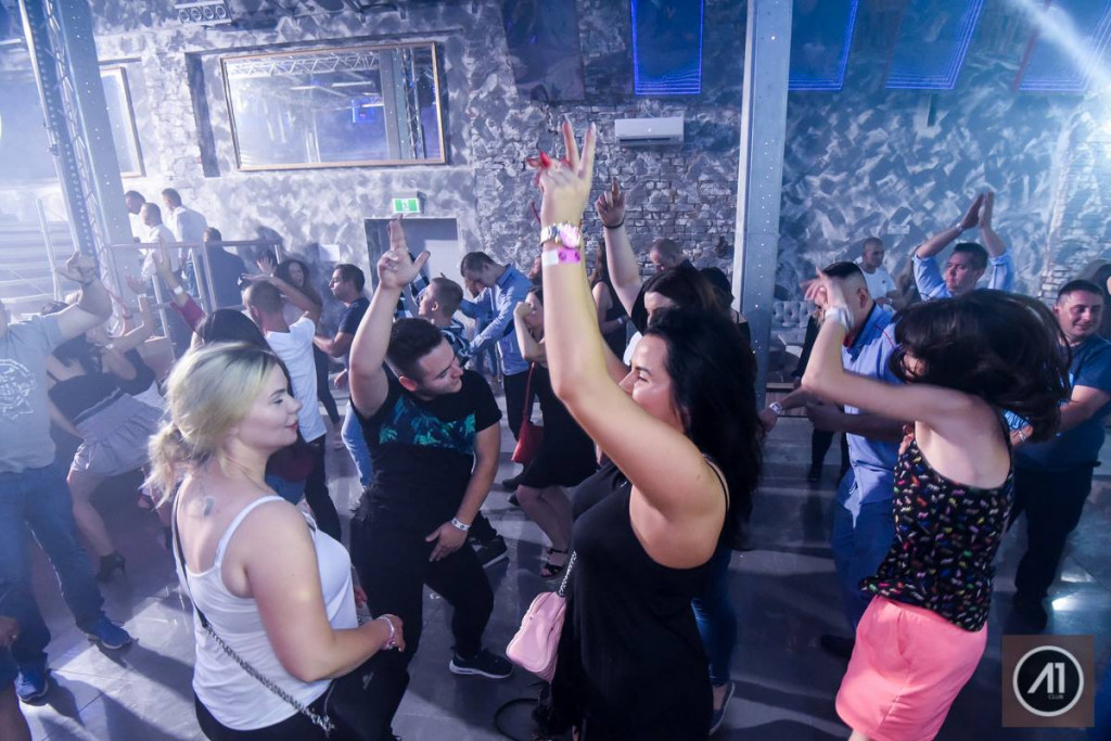 Gorąca sobotnia noc w klubie A1 w Wieńcu