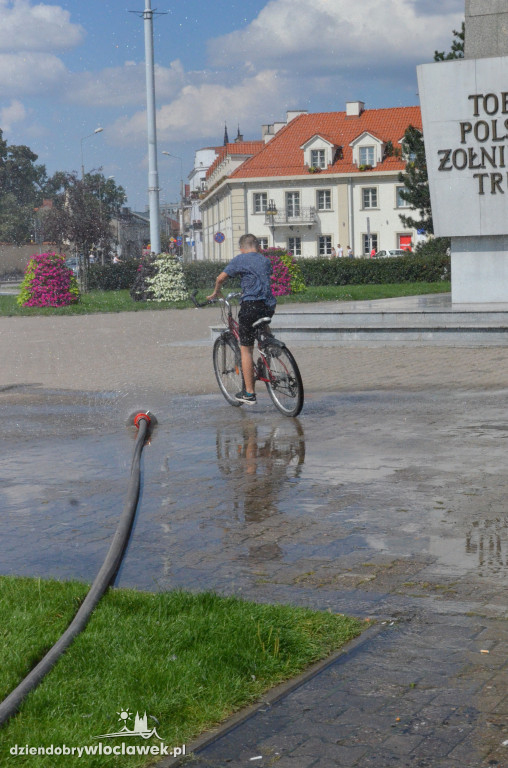 Kurtyna wodna na pl. Wolności już działa