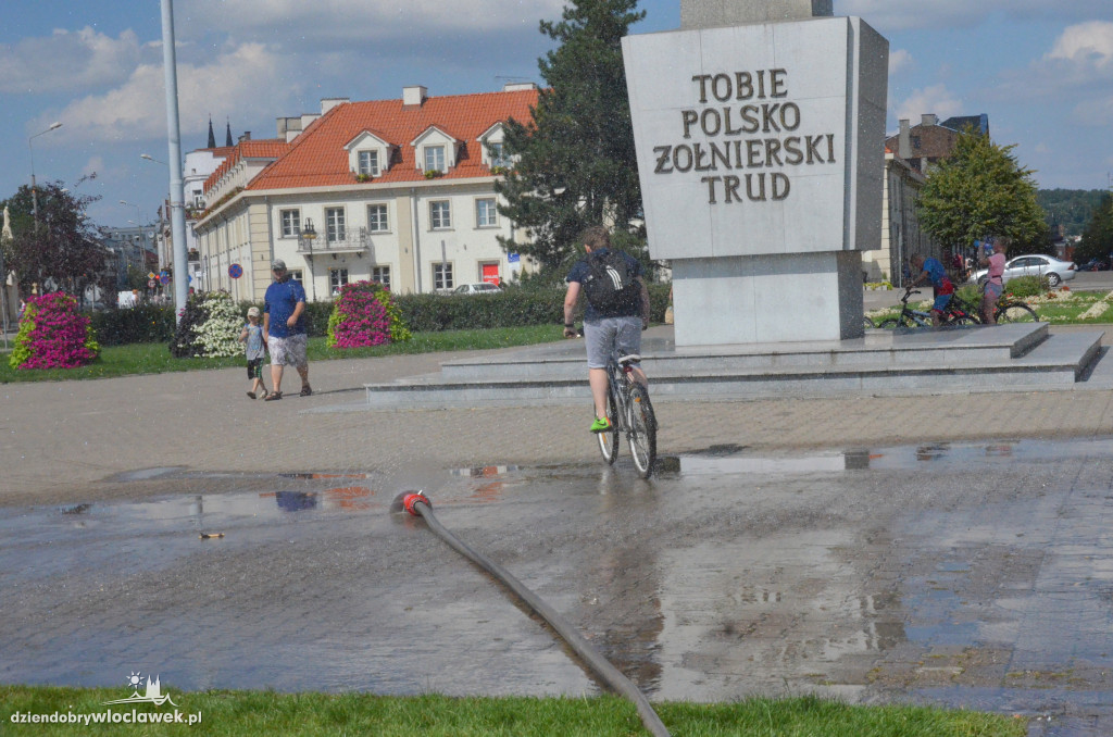 Kurtyna wodna na pl. Wolności już działa