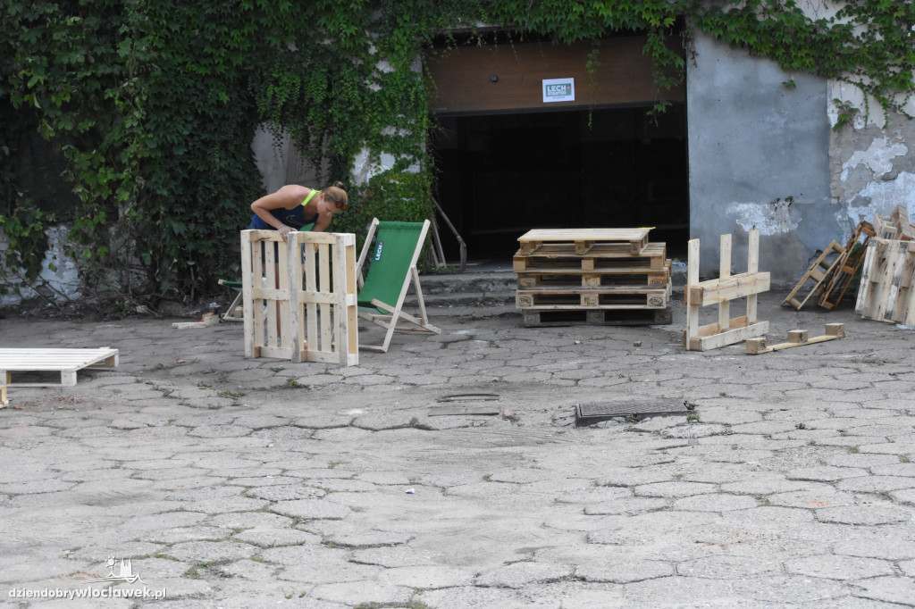 Warsztaty budowania mebli z palet