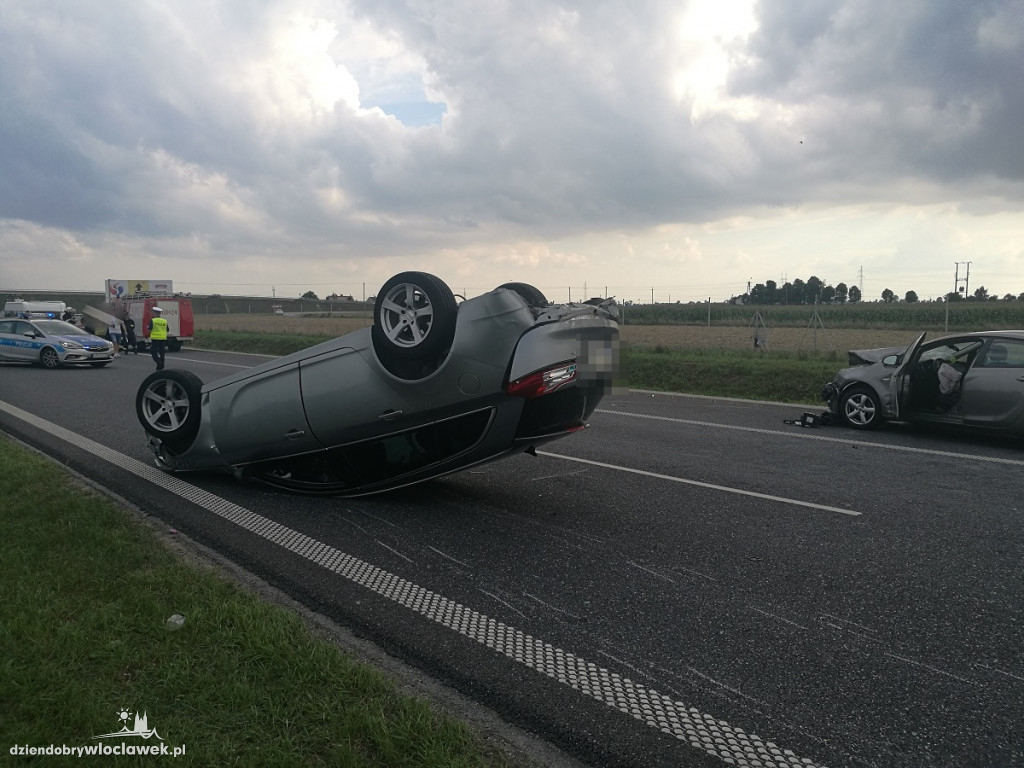 6 aut  zderzyło się na A1. 8 osób w szpitalu