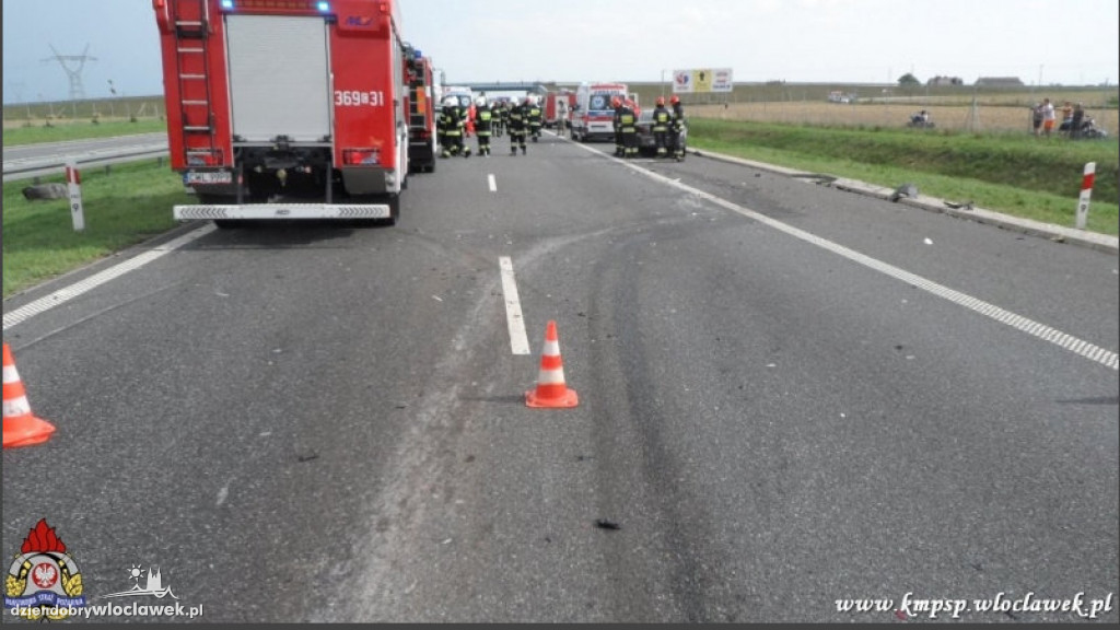 6 aut  zderzyło się na A1. 8 osób w szpitalu