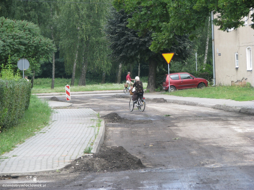 Rozpoczął się remont na ulicy Hożej