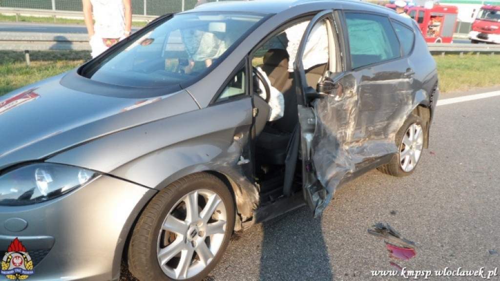 Citroen C4 wjechał w tył ciężarówki