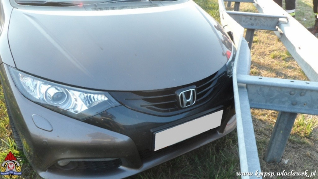 Citroen C4 wjechał w tył ciężarówki