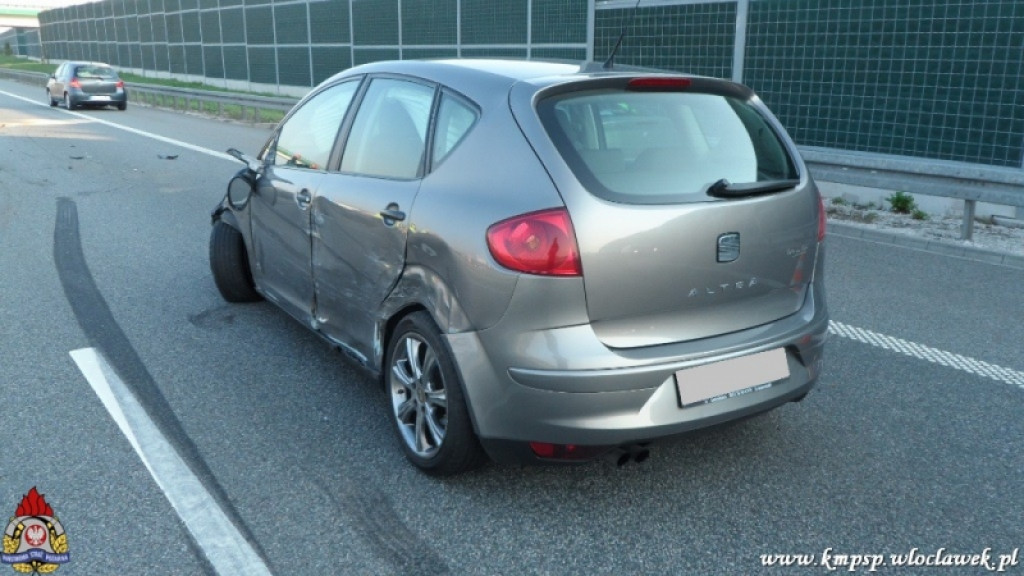 Citroen C4 wjechał w tył ciężarówki