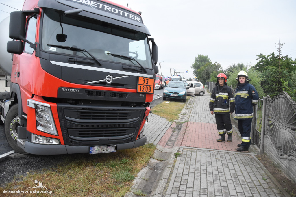 Zderzenie osobówki z cysterną