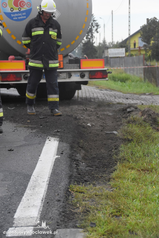 Zderzenie osobówki z cysterną