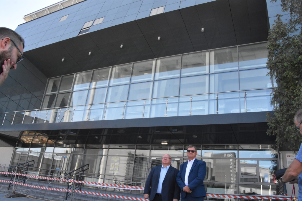 PiS pyta o stan wyremontowanej hali