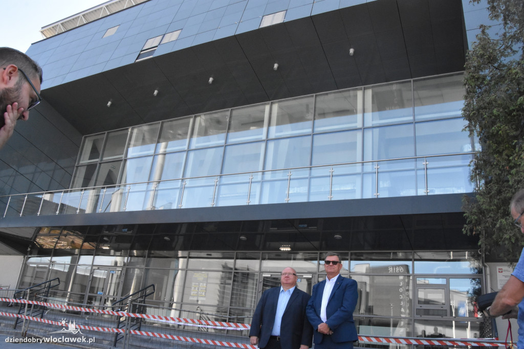 PiS pyta o stan wyremontowanej hali