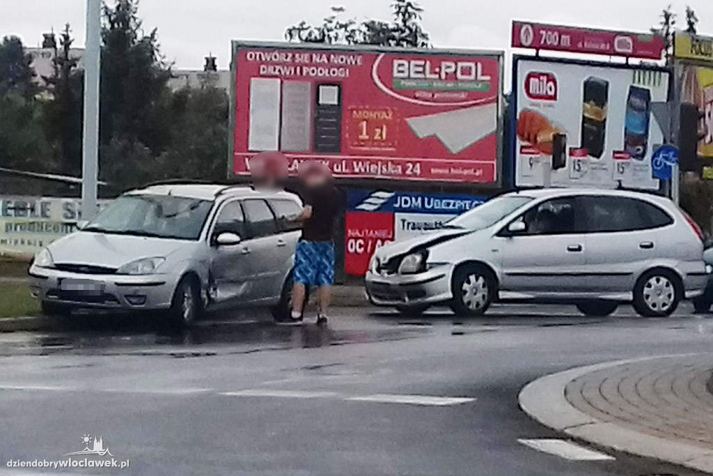 Kolizja 2 aut na skrzyżowaniu na Południu