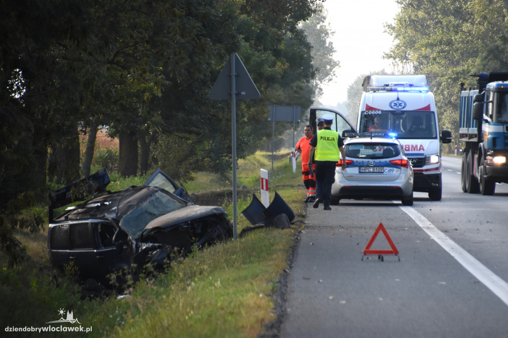 Mężczyzna zjechał autem do rowu!