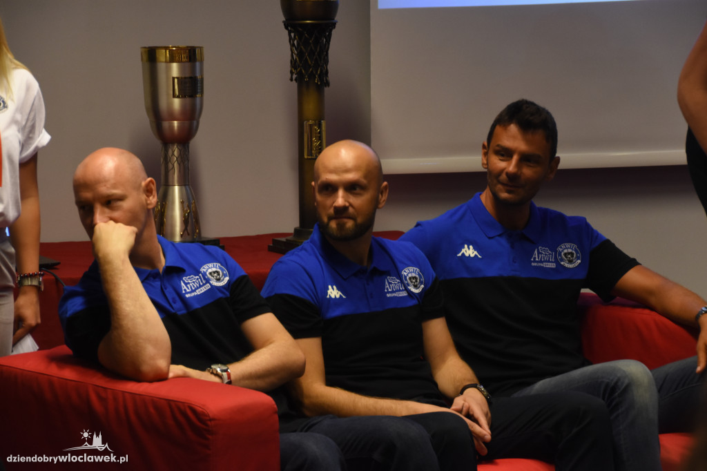 Anwil zaprezentował nowy skład!