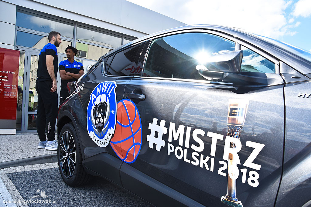 Trener Anwilu i zawodnicy dostali Toyoty