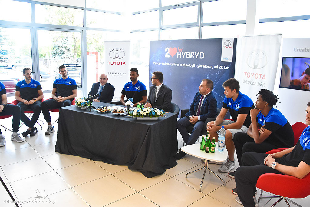 Trener Anwilu i zawodnicy dostali Toyoty