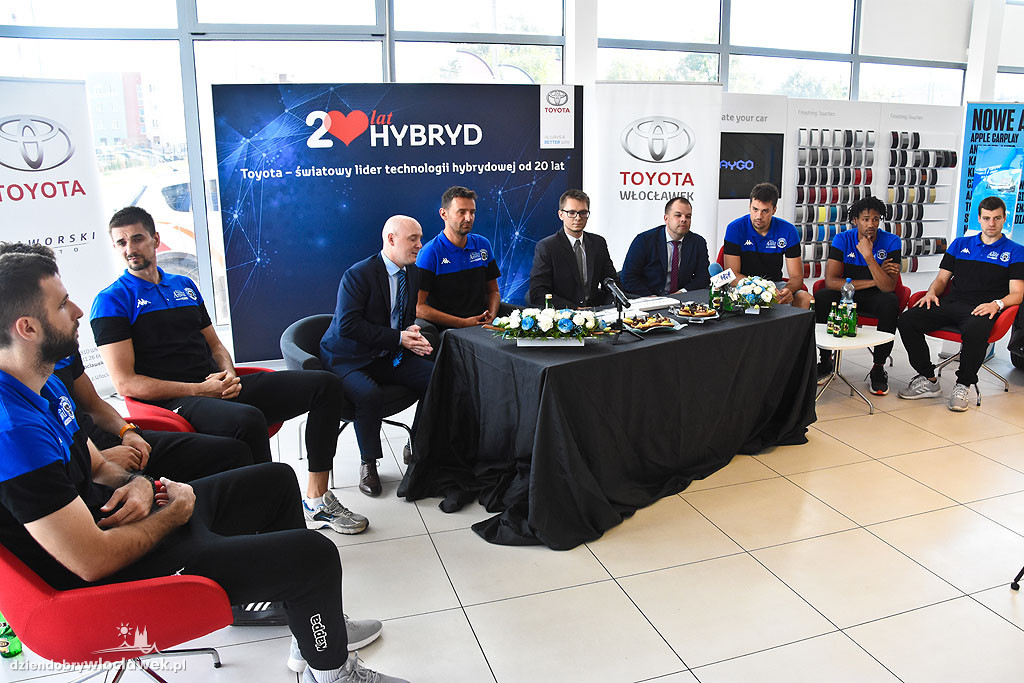 Trener Anwilu i zawodnicy dostali Toyoty