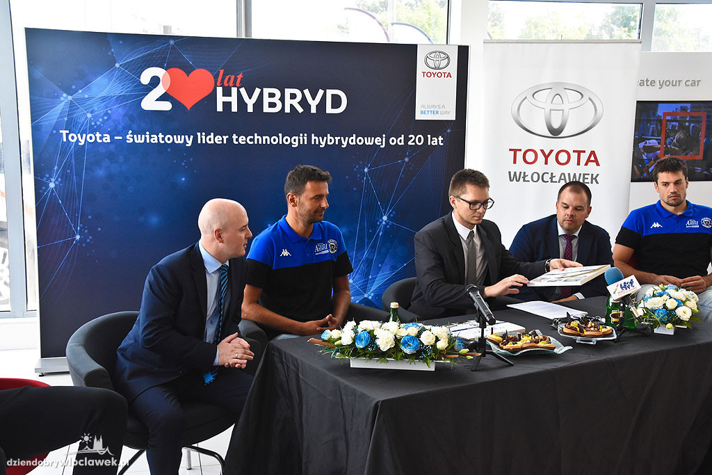 Trener Anwilu i zawodnicy dostali Toyoty