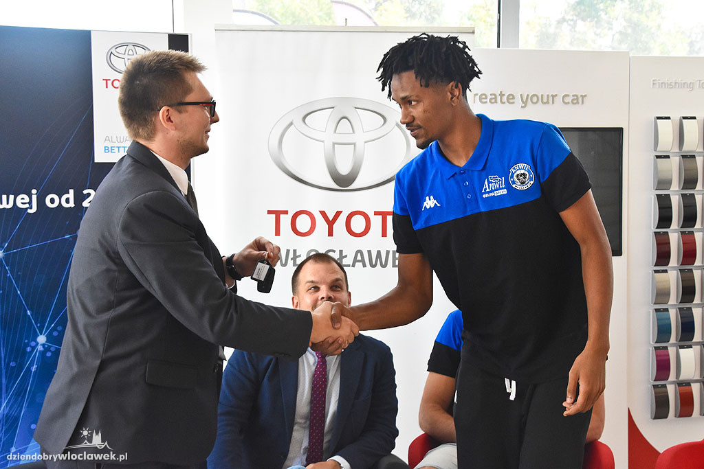 Trener Anwilu i zawodnicy dostali Toyoty