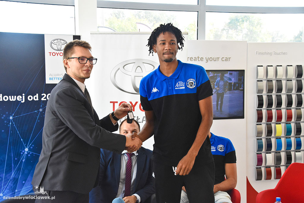 Trener Anwilu i zawodnicy dostali Toyoty