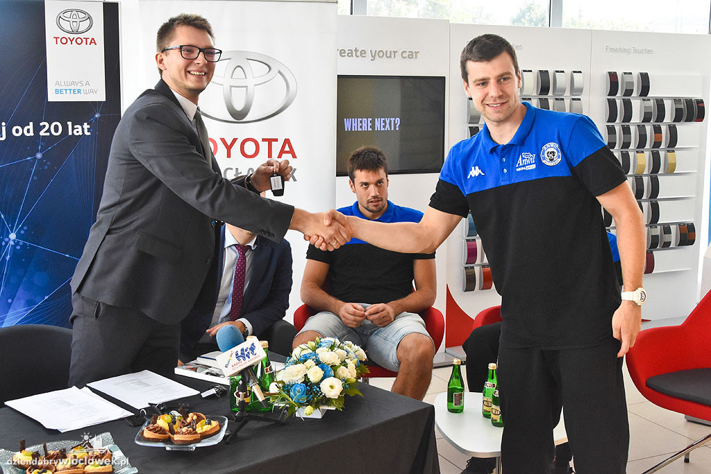 Trener Anwilu i zawodnicy dostali Toyoty