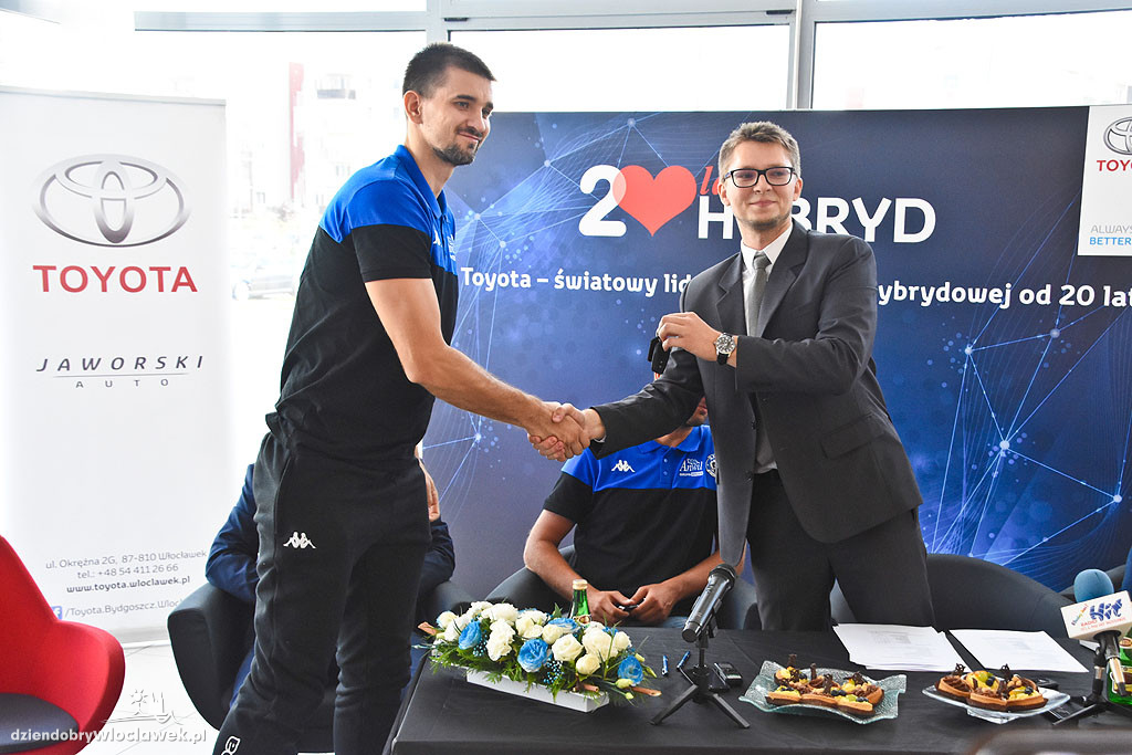 Trener Anwilu i zawodnicy dostali Toyoty