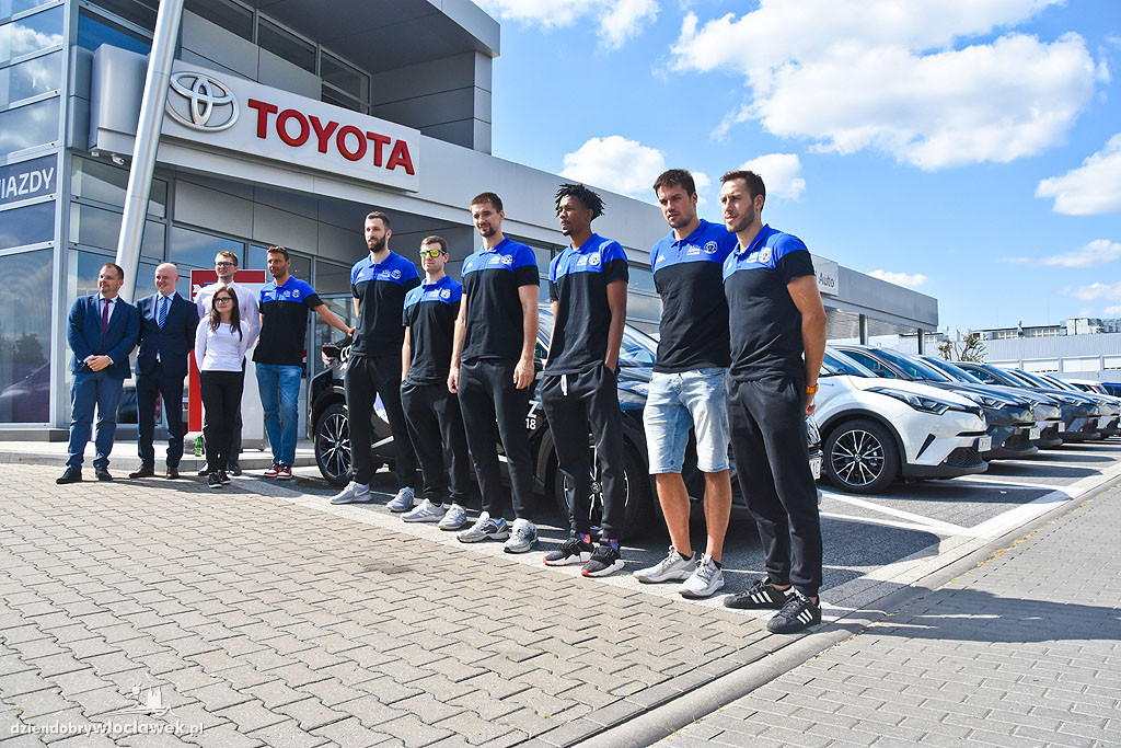 Trener Anwilu i zawodnicy dostali Toyoty