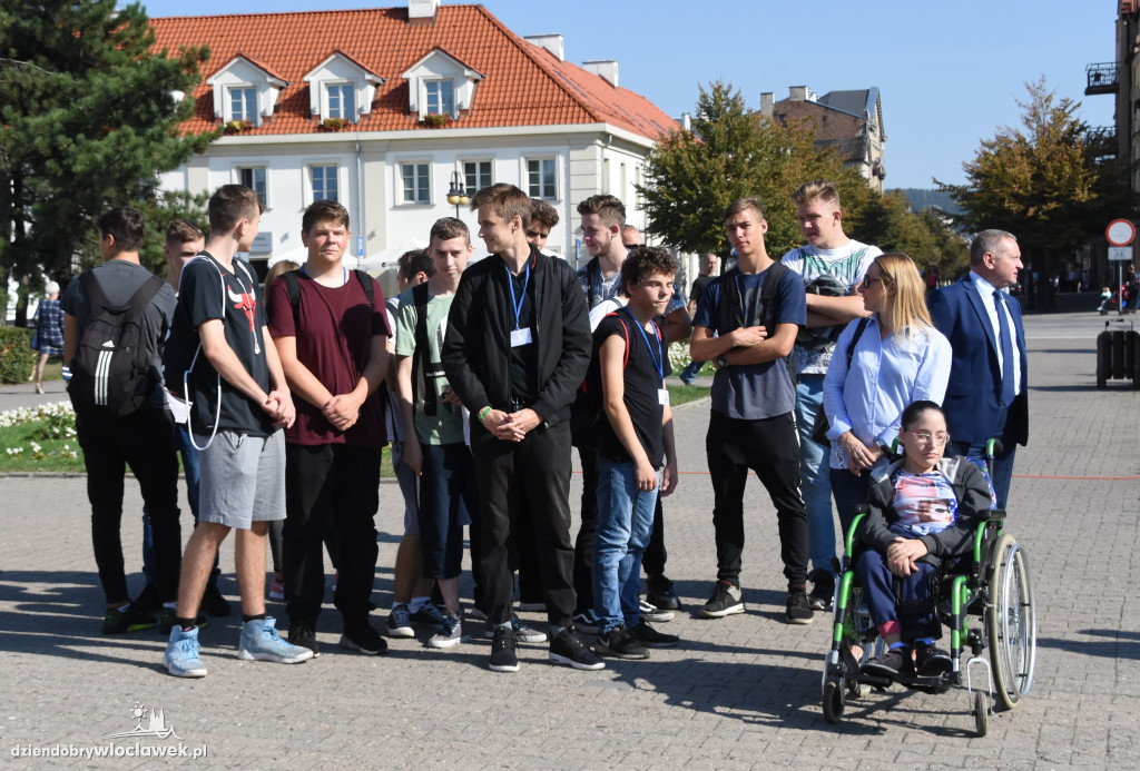 Otwarcie wystawy na placu Wolności