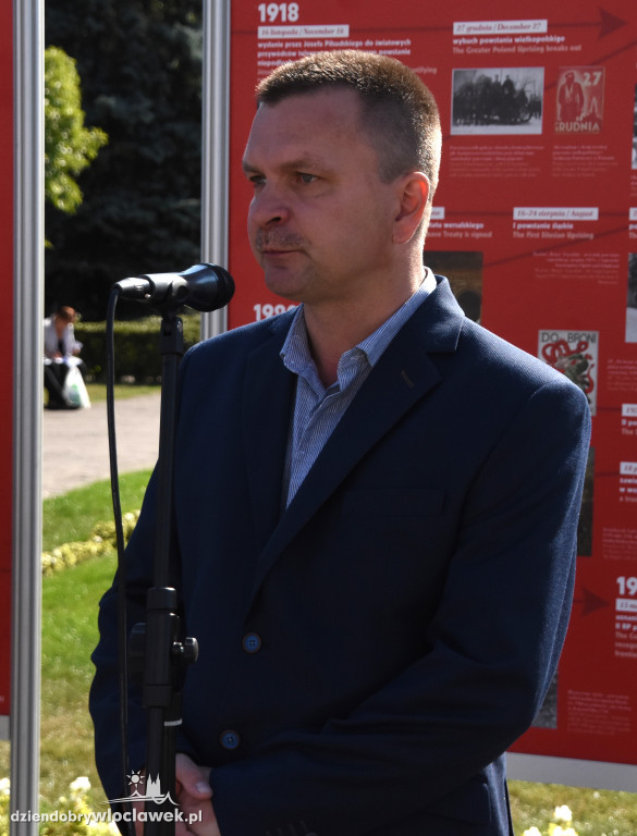 Otwarcie wystawy na placu Wolności