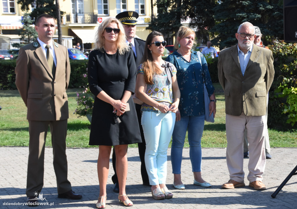 Otwarcie wystawy na placu Wolności