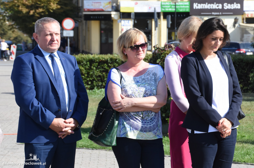 Otwarcie wystawy na placu Wolności
