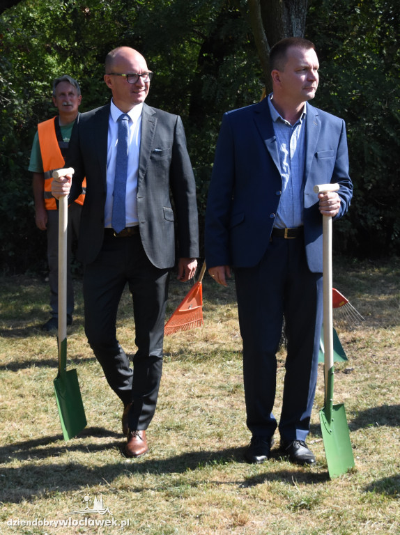W parku zasadzili Dąb Niepodległości