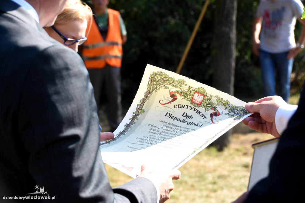 W parku zasadzili Dąb Niepodległości