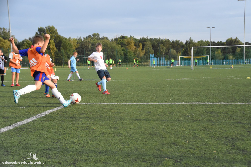 Bazooka Gol - dzieciaki grały na boisku OSiR