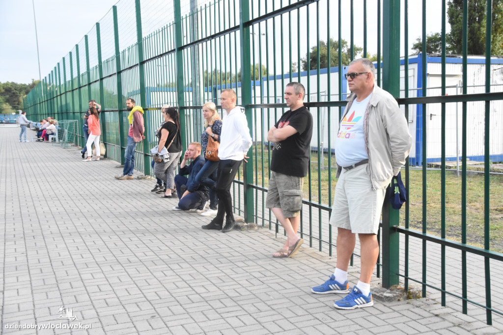 Bazooka Gol - dzieciaki grały na boisku OSiR