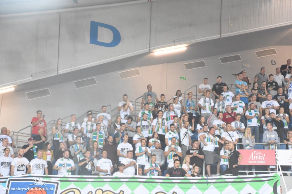 Kibice Anwilu na meczu z Treflem Sopot