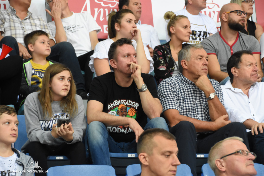 Kibice na finałowym meczu KBC