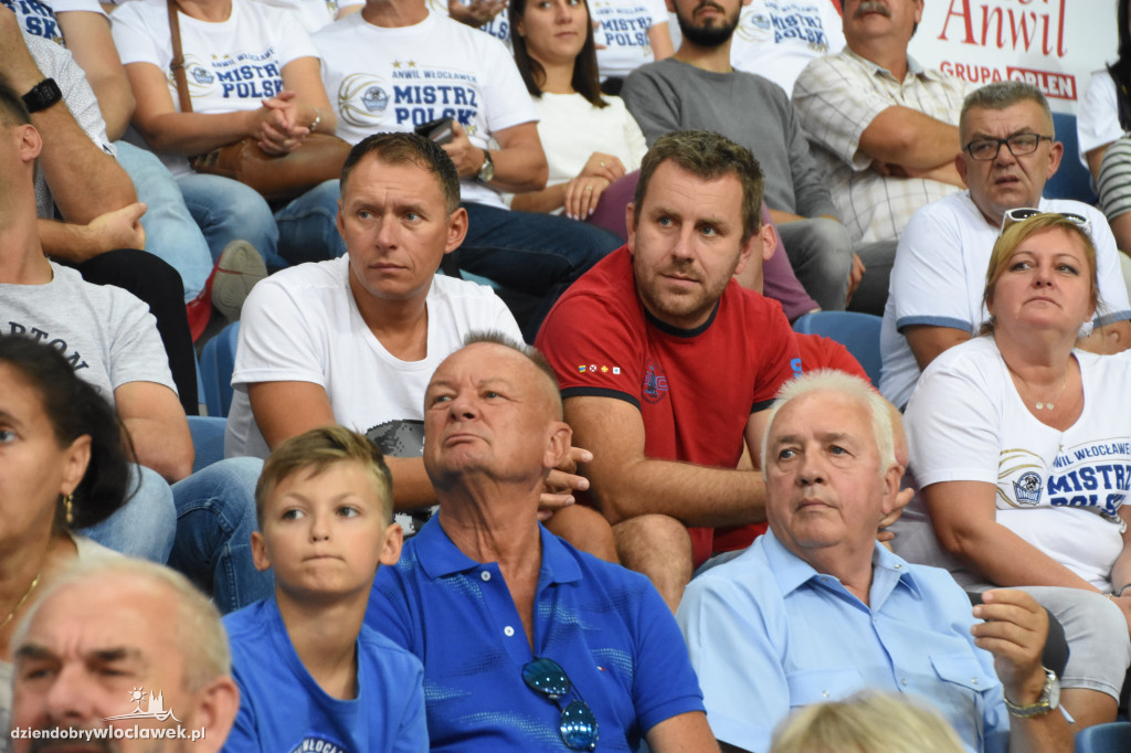 Kibice na finałowym meczu KBC