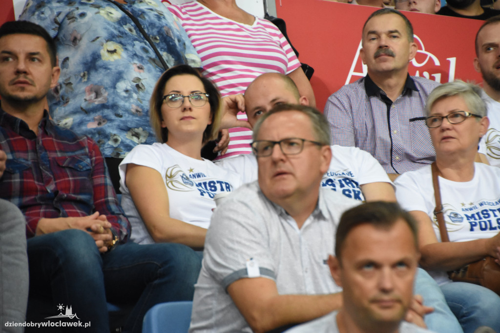 Kibice na finałowym meczu KBC