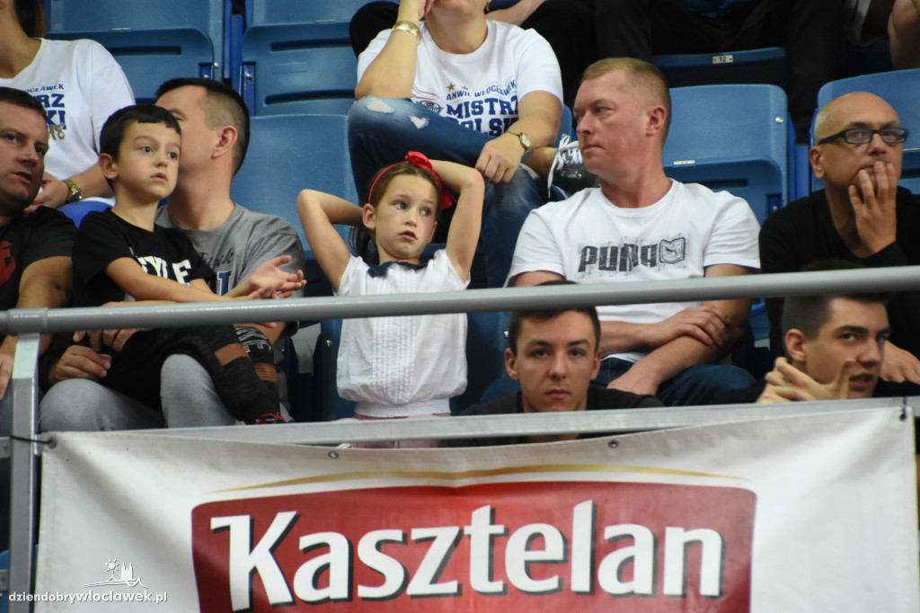 Kibice na finałowym meczu KBC