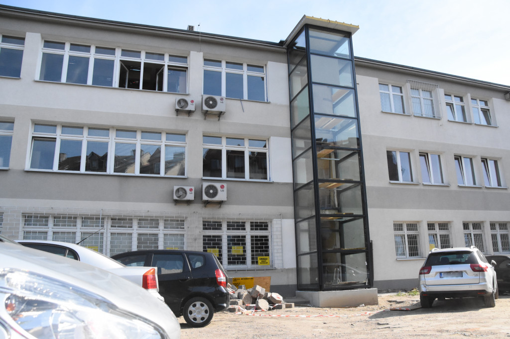 Budowa windy w miejskiej bibliotece