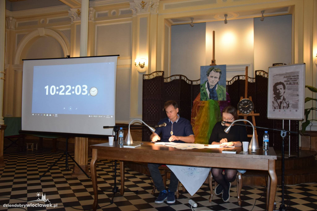 Przez całą dobę czytali jego twórczość