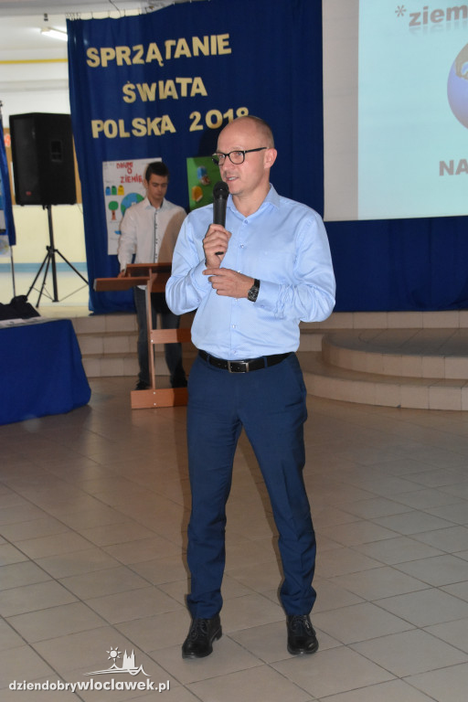 Sprzątanie świata przez SP23