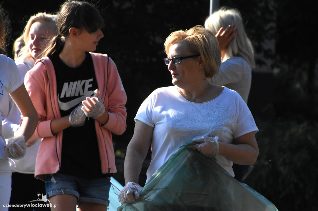 Sprzątanie świata przez SP23
