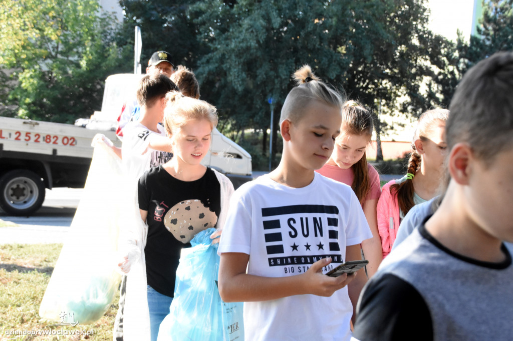 Sprzątanie świata przez SP23